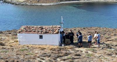 &Tau;&alpha; &kappa;&alpha;&tau;ά&phi;&epsilon;&rho;&alpha;&nu;: &Mu;&epsilon; &beta;ά&rho;&kappa;&epsilon;&sigmaf; &sigma;&tau;&omicron; &xi;&omega;&kappa;&lambda;ή&sigma;&iota; &tau;&eta;&sigmaf; &Alpha;&gamma;&iota;ά &Phi;&omega;&tau;ί&delta;&alpha;&sigmaf; &sigma;&tau;&omicron; &Kappa;ό&mu;&pi;&iota; (photos)