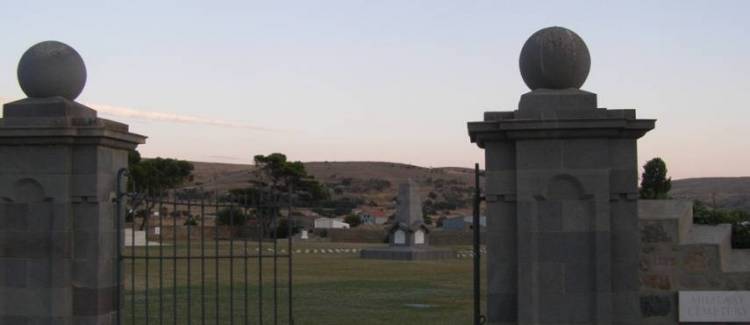&Xi;&epsilon;&kappa;&iota;&nu;ά&epsilon;&iota; &eta; &delta;&rho;ά&sigma;&eta; &tau;&omega;&nu; &laquo;&Phi;ί&lambda;&omega;&nu; &tau;&omega;&nu; Anzac &alpha;&pi;ό &tau;&eta; &Lambda;ή&mu;&nu;&omicron;&raquo;