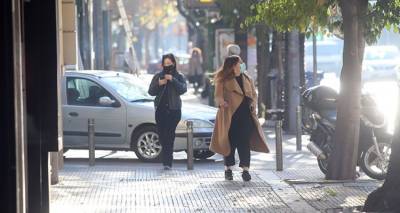 &Kappa;&omicron;&rho;&omega;&nu;&omicron;ϊό&sigmaf;: &Sigma;&tau;&alpha; 1.176 &tau;&alpha; &nu;έ&alpha; &kappa;&rho;&omicron;ύ&sigma;&mu;&alpha;&tau;&alpha; - 406 &omicron;&iota; &delta;&iota;&alpha;&sigma;&omega;&lambda;&eta;&nu;&omega;&mu;έ&nu;&omicron;&iota;, 30 &theta;ά&nu;&alpha;&tau;&omicron;&iota;