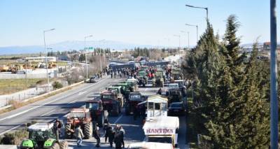 &Lambda;ά&rho;&iota;&sigma;&alpha;: &Theta;&alpha; &sigma;&tau;ή&sigma;&omicron;&upsilon;&mu;&epsilon; &mu;&pi;&lambda;ό&kappa;&omicron; &pi;&omicron;&upsilon; &theta;&alpha; &beta;ά&lambda;&epsilon;&iota; &phi;&omega;&tau;&iota;ά &sigma;&epsilon; ό&lambda;&eta; &tau;&eta;&nu; &Epsilon;&lambda;&lambda;ά&delta;&alpha;, &lambda;έ&nu;&epsilon; &omicron;&iota; &alpha;&gamma;&rho;ό&tau;&epsilon;&sigmaf; &sigma;&tau;&eta; &Nu;ί&kappa;&alpha;&iota;&alpha; - &Sigma;&upsilon;&gamma;&kappa;&epsilon;&nu;&tau;&rho;ώ&theta;&eta;&kappa;&alpha;&nu; &pi;&epsilon;&rho;ί &tau;&alpha; 300 &tau;&rho;&alpha;&kappa;&tau;έ&rho;