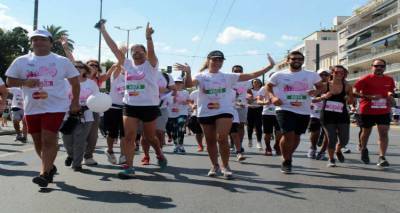Race for the Cure: Έ&tau;&rho;&epsilon;&xi;&alpha;&nu; &gamma;&iota;&alpha; &tau;&omicron;&nu; &kappa;&alpha;&rho;&kappa;ί&nu;&omicron; &tau;&omicron;&upsilon; &mu;&alpha;&sigma;&tau;&omicron;ύ (photos)