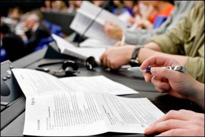 &Theta;έ&mu;&alpha; &Nu;&eta;&sigma;&iota;&omega;&tau;&iota;&kappa;ό&tau;&eta;&tau;&alpha;&sigmaf; &theta;έ&tau;&epsilon;&iota; &eta; &Lambda;ή&mu;&nu;&omicron;&sigmaf; &sigma;&tau;&eta;&nu; &Epsilon;&upsilon;&rho;&omega;&pi;&alpha;ϊ&kappa;ή Έ&nu;&omega;&sigma;&eta;