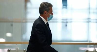 &Beta;&rho;&alpha;&chi;&iota;&omicron;&lambda;ά&kappa;&iota; &kappa;&alpha;&iota; &kappa;&alpha;&tau;' &omicron;ί&kappa;&omicron;&nu; &pi;&epsilon;&rho;&iota;&omicron;&rho;&iota;&sigma;&mu;ό&sigmaf; &gamma;&iota;&alpha; &tau;&omicron;&nu; &Sigma;&alpha;&rho;&kappa;&omicron;&zeta;ί: &Kappa;&alpha;&tau;&alpha;&delta;&iota;&kappa;ά&sigma;&tau;&eta;&kappa;&epsilon; &sigma;&epsilon; έ&nu;&alpha; &chi;&rho;ό&nu;&omicron; &phi;&upsilon;&lambda;ά&kappa;&iota;&sigma;&eta;&sigmaf; &gamma;&iota;&alpha; &tau;&eta;&nu; &upsilon;&pi;ό&theta;&epsilon;&sigma;&eta; Bygmalion