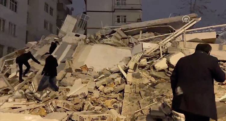 Τουρκία: Πολύ ισχυρή σεισμική δόνηση 7,7 Ρίχτερ | Τουλάχιστον 10 νεκροί