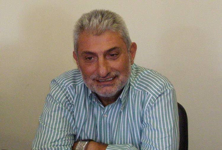 &Beta;&omicron;&gamma;&iota;&alpha;&tau;&zeta;ή&sigmaf;: &laquo;&Eta; &pi;&alpha;&rho;&omicron;&upsilon;&sigma;ί&alpha; &Alpha;&theta;&alpha;&nu;&alpha;&sigma;&iota;&omicron;ύ &sigma;&epsilon; &psi;&eta;&phi;&omicron;&delta;έ&lambda;&tau;&iota;&omicron; &tau;&omicron;&upsilon; &nu;&omicron;&mu;&omicron;ύ, &tau;&omicron; &epsilon;&nu;&iota;&sigma;&chi;ύ&epsilon;&iota;&raquo; (mp3)