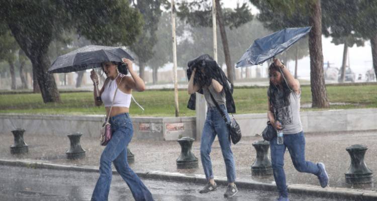 Απότομη αλλαγή του καιρού με βροχές, καταιγίδες και χαλάζι | Πού θα είναι έντονα τα φαινόμενα
