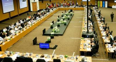 Euroworking Group: &Alpha;&iota;&sigma;&iota;&omicron;&delta;&omicron;&xi;ί&alpha; &gamma;&iota;&alpha; &tau;&eta;&nu; &tau;&epsilon;&lambda;&iota;&kappa;ή έ&kappa;&beta;&alpha;&sigma;&eta; &tau;&omega;&nu; &delta;&iota;&alpha;&pi;&rho;&alpha;&gamma;&mu;&alpha;&tau;&epsilon;ύ&sigma;&epsilon;&omega;&nu;