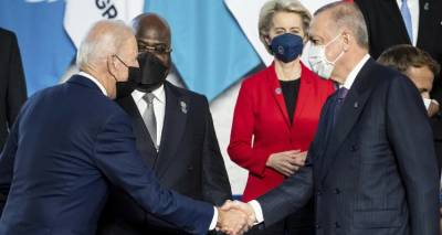 &Sigma;ή&mu;&epsilon;&rho;&alpha; &eta; &sigma;&upsilon;&nu;ά&nu;&tau;&eta;&sigma;&eta; &Mu;&pi;ά&iota;&nu;&tau;&epsilon;&nu;-&Epsilon;&rho;&nu;&tau;&omicron;&gamma;ά&nu;: &Omicron; &pi;&rho;ό&epsilon;&delta;&rho;&omicron;&sigmaf; &tau;&omega;&nu; &Eta;&Pi;&Alpha; &theta;&alpha; &tau;&omicron;&nu; &pi;&rho;&omicron;&epsilon;&iota;&delta;&omicron;&pi;&omicron;&iota;ή&sigma;&epsilon;&iota; &nu;&alpha; &mu;&eta;&nu; &pi;&rho;&omicron;&kappa;&alpha;&lambda;&epsilon;ί &kappa;&rho;ί&sigma;&epsilon;&iota;&sigmaf;