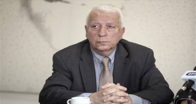 &laquo;&Epsilon;&pi;&iota;&lambda;έ&gamma;&epsilon;&iota; &nu;&rsquo; &alpha;&pi;&omicron;&mu;&omicron;&nu;&omega;&theta;&epsilon;ί;&raquo;