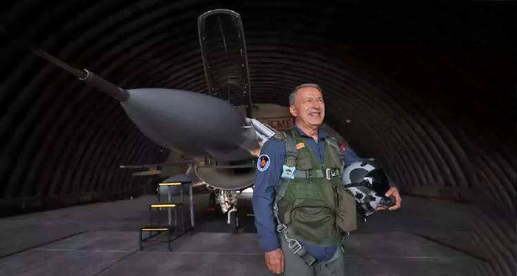 Νέα πρόκληση από τον Ακάρ: «Πέταξε» με F-16 πάνω από το βόρειο Αιγαίο