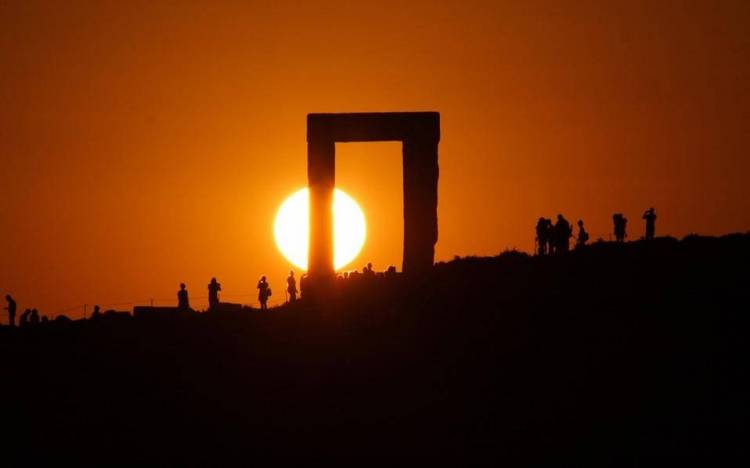&Eta; &laquo;&Kappa;&alpha;&theta;&eta;&mu;&epsilon;&rho;&iota;&nu;ή&raquo; &gamma;&iota;&alpha; &tau;&eta;&nu; &alpha;&sigma;&tau;&rho;&omicron;&phi;&omega;&tau;&omicron;&gamma;&rho;&alpha;&phi;ί&alpha; &kappa;&alpha;&iota; &tau;&omicron;&nu; &Lambda;&eta;&mu;&nu;&iota;ό &laquo;&upsilon;&pi;&eta;&rho;έ&tau;&eta;&raquo; &tau;&eta;&sigmaf; &Lambda;&omicron;&upsilon;&kappa;ά &Chi;&alpha;&psi;ή