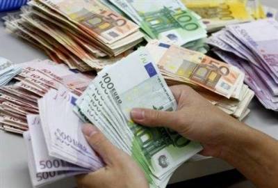 Στα χέρια του ΣΔΟΕ τα ονόματα 54.000 ατόμων που έβγαλαν λεφτά στο εξωτερικό
