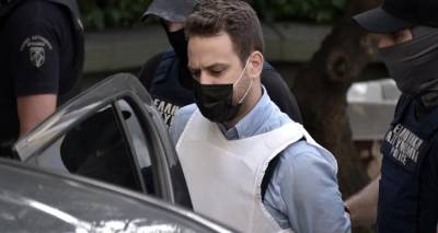 &Gamma;&lambda;&upsilon;&kappa;ά &Nu;&epsilon;&rho;ά: &Pi;&rho;&omicron;&kappa;&lambda;&eta;&tau;&iota;&kappa;ό&sigmaf; &sigma;&tau;&eta;&nu; &alpha;&pi;&omicron;&lambda;&omicron;&gamma;ί&alpha; &tau;&omicron;&upsilon; &omicron; &sigma;&upsilon;&zeta;&upsilon;&gamma;&omicron;&kappa;&tau;ό&nu;&omicron;&sigmaf; -&Alpha;&nu;&tau;&iota;&delta;&rho;ά&sigma;&epsilon;&iota;&sigmaf; &gamma;&iota;&alpha; &tau;&omicron;&upsilon;&sigmaf; &iota;&sigma;&chi;&upsilon;&rho;&iota;&sigma;&mu;&omicron;ύ&sigmaf; &tau;&omicron;&upsilon;