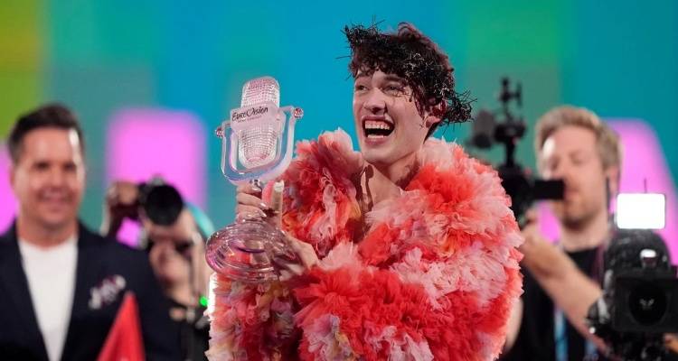 Eurovision 2024: &Pi;&rho;&omega;&tau;&iota;ά &gamma;&iota;&alpha; &tau;&eta;&nu; &Epsilon;&lambda;&beta;&epsilon;&tau;ί&alpha; &mu;&epsilon; &tau;&omicron;&nu; &tau;&rho;&omicron;&mu;&epsilon;&rho;ό &kappa;&alpha;&lambda;&lambda;&iota;&tau;έ&chi;&nu;&eta; Nemo | &Sigma;&tau;&eta;&nu; 11&eta; &theta;έ&sigma;&eta; &eta; &Epsilon;&lambda;&lambda;ά&delta;&alpha;, &eta; &tau;&epsilon;&lambda;&iota;&kappa;ή &kappa;&alpha;&tau;ά&tau;&alpha;&xi;&eta;