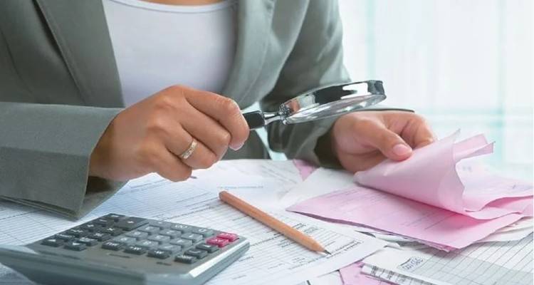 Με το νέο «Eispraxis» η εφορία στο κυνήγι των οφειλετών