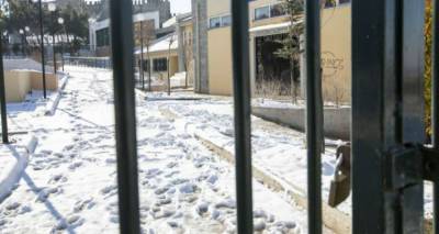 &Kappa;&lambda;&epsilon;&iota;&sigma;&tau;ά &alpha;ύ&rho;&iota;&omicron; &tau;&alpha; &sigma;&chi;&omicron;&lambda;&epsilon;ί&alpha; &sigma;&tau;&eta; &Lambda;ή&mu;&nu;&omicron;