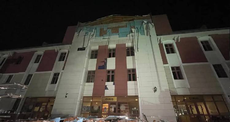 Σεισμός 6 Ρίχτερ στην Τουρκία: Πανικός και 22 τραυματίες