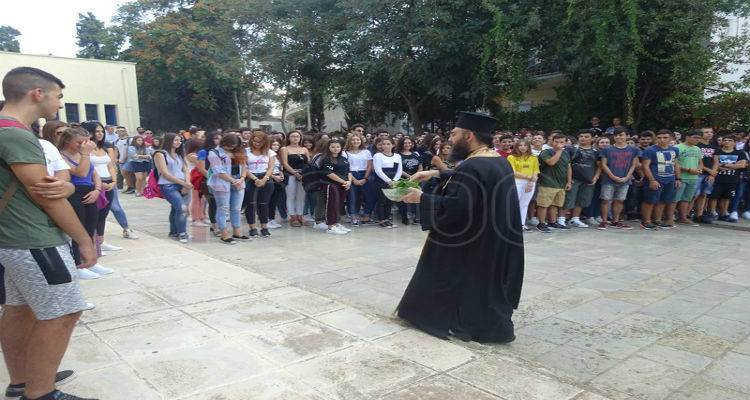 "&Pi;&rho;ώ&tau;&omicron; &kappa;&omicron;&upsilon;&delta;&omicron;ύ&nu;&iota;" &gamma;&iota;&alpha; &tau;&omicron; &Gamma;&Epsilon;&Lambda; &kappa;&alpha;&iota; &tau;&omicron; &Epsilon;&Pi;&Alpha;&Lambda; &Mu;ύ&rho;&iota;&nu;&alpha;&sigmaf; (photos + video)