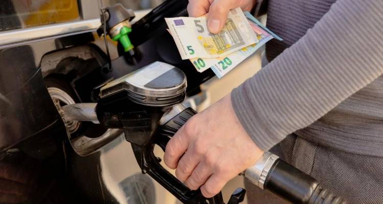 &Tau;&iota; &alpha;&lambda;&lambda;ά&zeta;&epsilon;&iota; &mu;&epsilon; &tau;&iota;&sigmaf; &alpha;&pi;&omicron;&delta;&epsilon;ί&xi;&epsilon;&iota;&sigmaf; &sigma;&tau;&alpha; &beta;&epsilon;&nu;&zeta;&iota;&nu;ά&delta;&iota;&kappa;&alpha;: &Pi;&omicron;&iota;&epsilon;&sigmaf; &delta;&epsilon;&nu; &theta;&alpha; &gamma;ί&nu;&omicron;&nu;&tau;&alpha;&iota; &delta;&epsilon;&kappa;&tau;έ&sigmaf; &omega;&sigmaf; έ&xi;&omicron;&delta;&alpha; | &Tau;έ&lambda;&omicron;&sigmaf; &sigma;&tau;&omicron; &laquo;&epsilon;&mu;&pi;ό&rho;&iota;&omicron;&raquo; &pi;&alpha;&rho;&alpha;&sigma;&tau;&alpha;&tau;&iota;&kappa;ώ&nu;