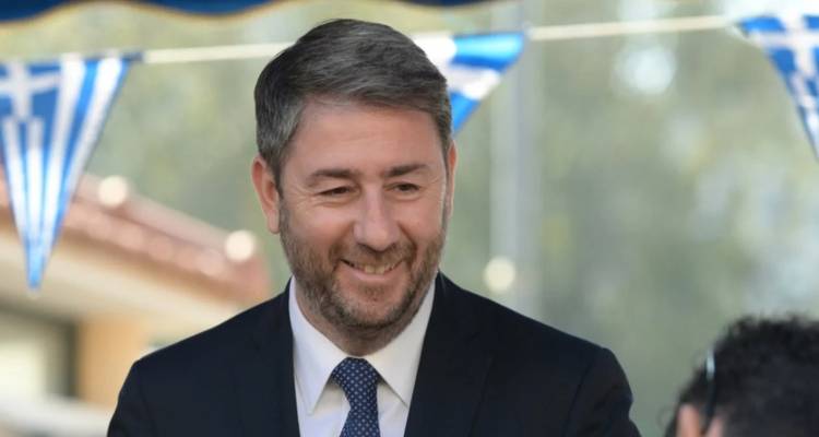 &Pi;&Alpha;&Sigma;&Omicron;&Kappa;: &Omicron;&iota; &sigma;&chi;&epsilon;&delta;&iota;&alpha;&sigma;&mu;&omicron;ί &Alpha;&nu;&delta;&rho;&omicron;&upsilon;&lambda;ά&kappa;&eta; &mu;&epsilon;&tau;ά &tau;&eta; &delta;&iota;ά&sigma;&pi;&alpha;&sigma;&eta; &tau;&omicron;&upsilon; &Sigma;&Upsilon;&Rho;&Iota;&Zeta;&Alpha;