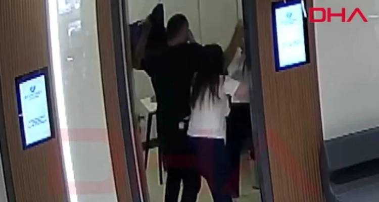 &Sigma;&omicron;&kappa; &sigma;&tau;&eta;&nu; &Tau;&omicron;&upsilon;&rho;&kappa;ί&alpha;: &Epsilon;&kappa;&tau;έ&lambda;&epsilon;&sigma;&epsilon; &tau;&eta; 42&chi;&rho;&omicron;&nu;&eta; &pi;&rho;ώ&eta;&nu; &sigma;ύ&zeta;&upsilon;&gamma;ό &tau;&omicron;&upsilon; &mu;έ&sigma;&alpha; &sigma;&epsilon; &nu;&omicron;&sigma;&omicron;&kappa;&omicron;&mu;&epsilon;ί&omicron; [&pi;&rho;&omicron;&sigma;&omicron;&chi;ή, &sigma;&kappa;&lambda;&eta;&rho;έ&sigmaf; &epsilon;&iota;&kappa;ό&nu;&epsilon;&sigmaf;]