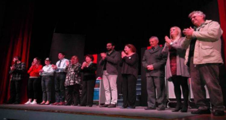 &Alpha;&rho;&chi;&alpha;&iota;&rho;&epsilon;&sigma;ί&epsilon;&sigmaf; &Mu;&Epsilon;&Alpha;&Sigma; &laquo;&Lambda;ή&mu;&nu;&omicron;&sigmaf;&raquo;: &Pi;&rho;ό&epsilon;&delta;&rho;&omicron;&sigmaf; &eta; &Delta;έ&sigma;&pi;&omicron;&iota;&nu;&alpha; &Sigma;&tau;&upsilon;&lambda;&iota;&alpha;&nu;ί&delta;&omicron;&upsilon;