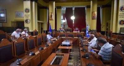 &Lambda;έ&sigma;&beta;&omicron;&sigmaf;: &Omicron;&kappa;&tau;ώ &alpha;&iota;&tau;ή&mu;&alpha;&tau;&alpha; &alpha;&pi;ό &tau;&omicron;&nu; &pi;&epsilon;&rho;&iota;&phi;&epsilon;&rho;&epsilon;&iota;ά&rho;&chi;&eta; &Beta;. &Alpha;&iota;&gamma;&alpha;ί&omicron;&upsilon; &pi;&rho;&omicron;&sigmaf; &tau;&omicron;&nu; &upsilon;&pi;&omicron;&upsilon;&rho;&gamma;ό &Mu;&epsilon;&tau;&alpha;&nu;ά&sigma;&tau;&epsilon;&upsilon;&sigma;&eta;&sigmaf;