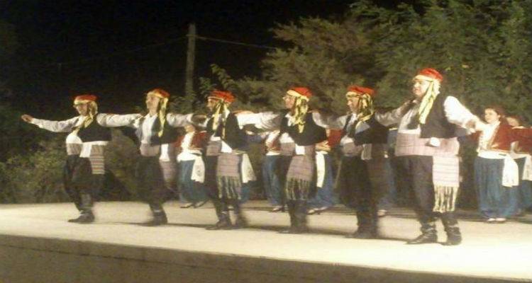 &Chi;ό&rho;&epsilon;&psi;&alpha;&nu; &laquo;&sigma;&tau;&alpha; &beta;ή&mu;&alpha;&tau;&alpha; &tau;&omicron;&upsilon; &Pi;&alpha;&nu;&alpha;&gamma;ή &Kappa;&omicron;&upsilon;&tau;&alpha;&lambda;&iota;&alpha;&nu;&omicron;ύ&raquo; (photos)