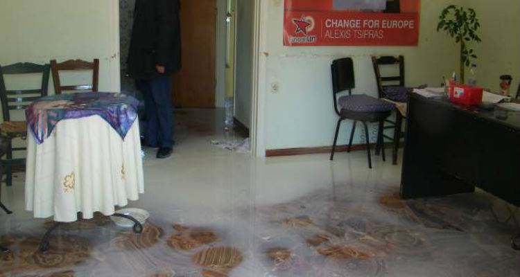 &Alpha;&gamma;&rho;ό&tau;&epsilon;&sigmaf; έ&rho;&iota;&xi;&alpha;&nu; &gamma;ά&lambda;&alpha; &mu;έ&sigma;&alpha; &sigma;&tau;&alpha; &gamma;&rho;&alpha;&phi;&epsilon;ί&alpha; &tau;&omicron;&upsilon; &Sigma;&Upsilon;&Rho;&Iota;&Zeta;&Alpha; &sigma;&tau;&omicron; &Rho;έ&theta;&upsilon;&mu;&nu;&omicron; &ndash; &Epsilon;&kappa;&alpha;&psi;&alpha;&nu; &sigma;&eta;&mu;&alpha;ί&epsilon;&sigmaf; &tau;&omicron;&upsilon; &kappa;ό&mu;&mu;&alpha;&tau;&omicron;&sigmaf; (photos)