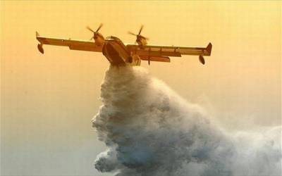 Σε εξέλιξη μεγάλη φωτιά στη Μουρτερή Ευβοίας