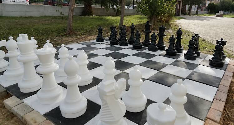 &Delta;&eta;&mu;ή&tau;&rho;&iota;&omicron;&sigmaf; &Mu;&alpha;&lambda;&iota;&sigma;&sigma;&iota;ό&beta;&alpha;&sigmaf; &kappa;&alpha;&iota; &Alpha;&rho;&epsilon;&tau;ή &Kappa;&omicron;&upsilon;&nu;&tau;&omicron;ύ&rho;&eta;-&Alpha;&nu;&alpha;&sigma;&iota;&omicron;ύ&tau;&eta; &alpha;&pi;ό &tau;&omicron; &Gamma;&upsilon;&mu;&nu;ά&sigma;&iota;&omicron; &kappa;&alpha;&iota; &Gamma;.&Epsilon;.&Lambda; &Mu;&omicron;ύ&delta;&rho;&omicron;&upsilon; &sigma;&tau;&eta;&nu; &kappa;&omicron;&rho;&upsilon;&phi;ή &tau;&eta;&sigmaf; &Epsilon;&lambda;&lambda;ά&delta;&alpha;&sigmaf; &sigma;&tau;&iota;&sigmaf; &laquo;&Gamma;έ&phi;&upsilon;&rho;&epsilon;&sigmaf; &Sigma;&kappa;&alpha;&kappa;&iota;&omicron;ύ&raquo;