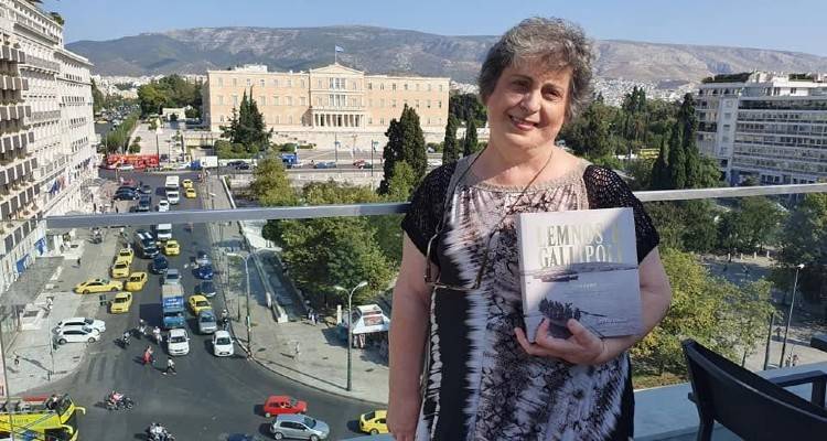 Η Λημνιά Λίζα Κουτσαπλή ερευνά με πάθος τη σχέση Ελλάδας-Αυστραλίας μέσω των ANZACs