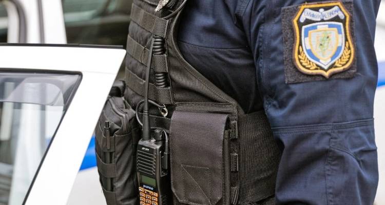 &laquo;&Delta;ώ&sigma;&epsilon; &delta;ύ&omicron; &mu;&omega;&beta; &alpha;&pi;ό&psi;&epsilon;&raquo;: &Sigma;&omicron;&kappa; &alpha;&pi;ό &tau;&eta; &delta;&iota;&kappa;&omicron;&gamma;&rho;&alpha;&phi;ί&alpha; &gamma;&iota;&alpha; &tau;&omicron;&nu; &iota;&alpha;&tau;&rho;&omicron;&delta;&iota;&kappa;&alpha;&sigma;&tau;ή &kappa;&alpha;&iota; &tau;&omicron;&nu; &tau;&omicron;&xi;&iota;&kappa;&omicron;&lambda;ό&gamma;&omicron; -&Omicron;&iota; &kappa;&alpha;&tau;&alpha;&gamma;&gamma;&epsilon;&lambda;ί&epsilon;&sigmaf; &gamma;&iota;&alpha; &laquo;&pi;&epsilon;&iota;&rho;&alpha;&gamma;&mu;έ&nu;&epsilon;&sigmaf;&raquo; &epsilon;&kappa;&theta;έ&sigma;&epsilon;&iota;&sigmaf;