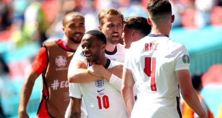 Euro 2020: Η Αγγλία έσπασε την &quot;κατάρα&quot; με τον Στέρλινγκ