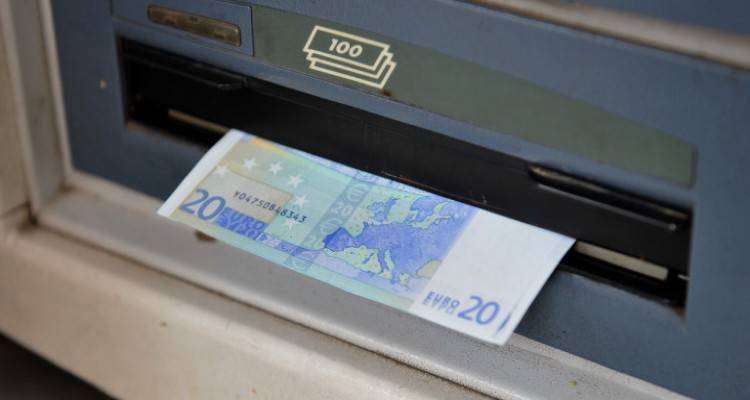 Επίδομα 800 ευρώ: Αυτοί είναι οι νέοι δικαιούχοι | Πώς θα υποβάλετε την αίτηση