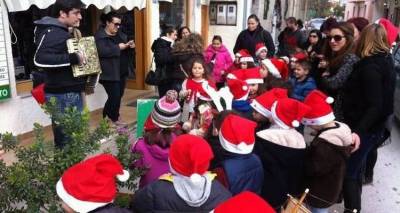 &Gamma;έ&mu;&iota;&sigma;&epsilon; &eta; &alpha;&gamma;&omicron;&rho;ά &tau;&eta;&sigmaf; &Mu;ύ&rho;&iota;&nu;&alpha;&sigmaf; &mu;&iota;&kappa;&rho;&omicron;ύ&sigmaf; &alpha;&gamma;&iota;&omicron;&beta;&alpha;&sigma;ί&lambda;&eta;&delta;&epsilon;&sigmaf; &kappa;&alpha;&iota; &kappa;ά&lambda;&alpha;&nu;&tau;&alpha; (photos)