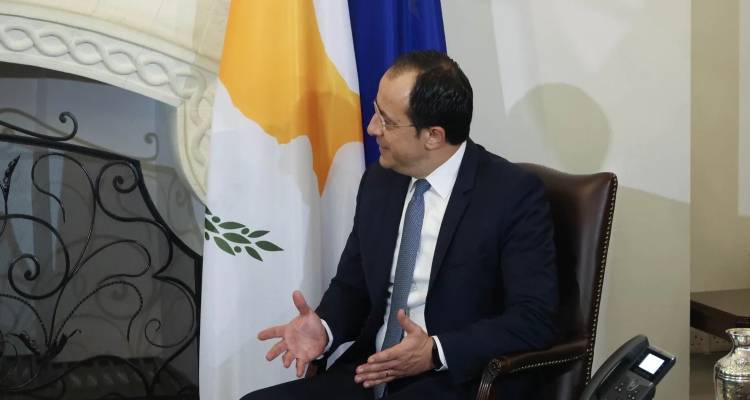 &Kappa;ύ&pi;&rho;&omicron;&sigmaf;: &Sigma;ή&mu;&epsilon;&rho;&alpha; &eta; &sigma;&upsilon;&nu;ά&nu;&tau;&eta;&sigma;&eta; &Chi;&rho;&iota;&sigma;&tau;&omicron;&delta;&omicron;&upsilon;&lambda;ί&delta;&eta; - &Nu;&epsilon;&tau;&alpha;&nu;&iota;ά&chi;&omicron;&upsilon; &sigma;&tau;&eta; &Lambda;&epsilon;&upsilon;&kappa;&omega;&sigma;ί&alpha;