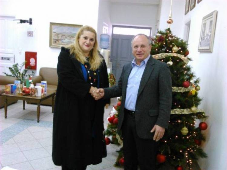 &Sigma;&upsilon;&nu;ά&nu;&tau;&eta;&sigma;&eta; &tau;&omicron;&upsilon; &Delta;&eta;&mu;ά&rho;&chi;&omicron;&upsilon; &Lambda;ή&mu;&nu;&omicron;&upsilon; &mu;&epsilon; &tau;&eta; &nu;έ&alpha; &delta;&iota;&omicron;&iota;&kappa;ή&tau;&rho;&iota;&alpha; &tau;&omicron;&upsilon; &Nu;&omicron;&sigma;&omicron;&kappa;&omicron;&mu;&epsilon;ί&omicron;&upsilon; &Lambda;ή&mu;&nu;&omicron;&upsilon;