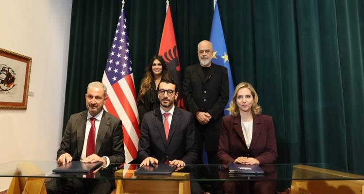 AKTOR: &Pi;ώ&sigmaf; &epsilon;&pi;&epsilon;&kappa;&tau;&epsilon;ί&nu;&epsilon;&iota; &tau;&omicron;&nu; &Kappa;ά&theta;&epsilon;&tau;&omicron; &Delta;&iota;ά&delta;&rho;&omicron;&mu;&omicron; &sigma;&tau;&eta;&nu; &Alpha;&lambda;&beta;&alpha;&nu;ί&alpha; -&Omicron; &rho;ό&lambda;&omicron;&sigmaf; &tau;&omicron;&upsilon; &alpha;&mu;&epsilon;&rho;&iota;&kappa;&alpha;&nu;&iota;&kappa;&omicron;ύ LNG &sigma;&tau;&eta;&nu; &alpha;&nu;&alpha;&delta;&iota;&alpha;&mu;ό&rho;&phi;&omega;&sigma;&eta; &tau;&omicron;&upsilon; &epsilon;&nu;&epsilon;&rho;&gamma;&epsilon;&iota;&alpha;&kappa;&omicron;ύ &chi;ά&rho;&tau;&eta; &tau;&omega;&nu; &Delta;&upsilon;&tau;&iota;&kappa;ώ&nu; &Beta;&alpha;&lambda;&kappa;&alpha;&nu;ί&omega;&nu;