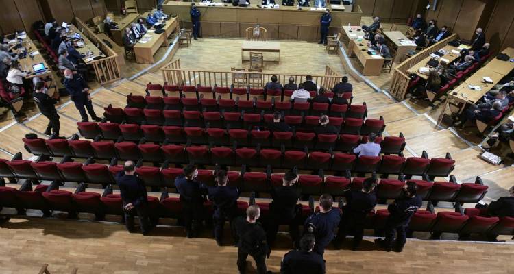 Αποκλειστικό video: Η ιστορική στιγμή της σύλληψης των χρυσαυγιτών μέσα στην αίθουσα του Εφετείου