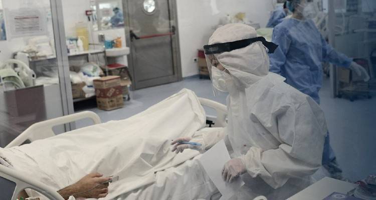 Στα 1.829 τα νέα κρούσματα - 841 οι διασωληνωμένοι, 65 θάνατοι