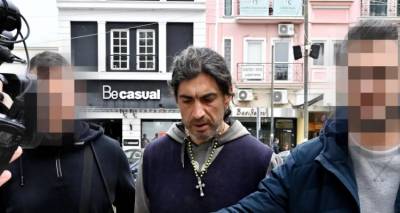 &Sigma;&upsilon;&nu;&epsilon;&lambda;ή&phi;&theta;&eta;&sigma;&alpha;&nu; &omicron;&iota; &pi;&alpha;&lambda;&alpha;&iota;&omicron;&chi;&rho;&iota;&sigma;&tau;&iota;&alpha;&nu;&omicron;ί &gamma;&iota;&alpha; &tau;&eta;&nu; &alpha;&rho;&pi;&alpha;&gamma;ή &tau;&omicron;&upsilon; &beta;&rho;έ&phi;&omicron;&upsilon;&sigmaf; &tau;&omicron;&upsilon;&sigmaf; &alpha;&pi;ό &tau;&omicron; &laquo;&Alpha;&lambda;&epsilon;&xi;ά&nu;&delta;&rho;&alpha;&raquo; | &Sigma;&epsilon; &sigma;&pi;ί&tau;&iota; &sigma;&tau;&eta;&nu; &Kappa;&epsilon;&rho;&alpha;&tau;έ&alpha;