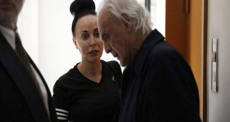&Eta; &Beta;ί&kappa;&upsilon; &Sigma;&tau;&alpha;&mu;ά&tau;&eta; &zeta;&eta;&tau;ά&epsilon;&iota; &delta;&iota;&alpha;&zeta;ύ&gamma;&iota;&omicron; &alpha;&pi;ό &tau;&omicron;&nu; &Alpha;&kappa;&eta; &Tau;&sigma;&omicron;&chi;&alpha;&tau;&zeta;ό&pi;&omicron;&upsilon;&lambda;&omicron;: &Kappa;&alpha;&tau;&alpha;&delta;&iota;&kappa;ά&sigma;&tau;&eta;&kappa;&alpha; ά&delta;&iota;&kappa;&alpha; &epsilon;&pi;&epsilon;&iota;&delta;ή &phi;έ&rho;&omega; &tau;&omicron; &epsilon;&pi;ώ&nu;&upsilon;&mu;ό &tau;&omicron;&upsilon;