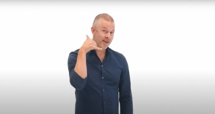 Αποσύρεται το σποτ της Πολιτικής Προστασίας με τον ηθοποιό Χρήστο Λούλη | Χαρακτηρίστηκε σεξιστικό