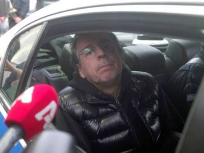 &Delta;ί&omega;&xi;&eta; &sigma;&tau;&omicron;&nu; &Lambda;&iota;ά&pi;&eta; &gamma;&iota;&alpha; &pi;&lambda;&alpha;&sigma;&tau;έ&sigmaf; &pi;&iota;&nu;&alpha;&kappa;ί&delta;&epsilon;&sigmaf;