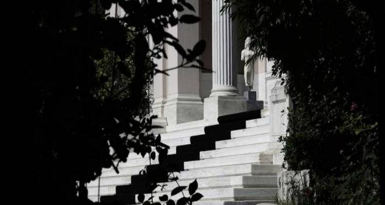 Ο «κόφτης» ήρθε για να μείνει | Λύση οπισθοχώρησης από την κυβέρνηση για να κλείσει η αξιολόγηση