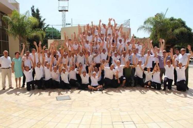 &Omicron;&iota; &mu;&alpha;&theta;&eta;&tau;έ&sigmaf; &omicron;&lambda;ό&kappa;&lambda;&eta;&rho;&omicron;&upsilon; &tau;&omicron;&upsilon; &sigma;&chi;&omicron;&lambda;&epsilon;ί&omicron;&upsilon; &xi;ύ&rho;&iota;&sigma;&alpha;&nu; &tau;&alpha; &kappa;&epsilon;&phi;ά&lambda;&iota;&alpha; &tau;&omicron;&upsilon;&sigmaf; (photos)