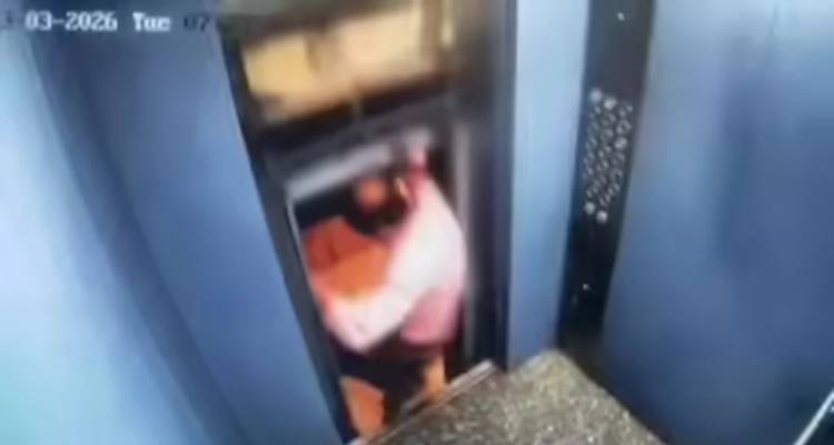 &Beta;ί&nu;&tau;&epsilon;&omicron;-&sigma;&omicron;&kappa;: Ά&nu;&delta;&rho;&alpha;&sigmaf; &pi;&alpha;&rho;&alpha;&lambda;ί&gamma;&omicron; &nu;&alpha; &sigma;&kappa;&omicron;&tau;&omega;&theta;&epsilon;ί &beta;&gamma;&alpha;ί&nu;&omicron;&nu;&tau;&alpha;&sigmaf; &alpha;&pi;ό &alpha;&sigma;&alpha;&nu;&sigma;έ&rho; -&laquo;&Epsilon;&kappa;&tau;&omicron;&xi;&epsilon;ύ&theta;&eta;&kappa;&epsilon;&raquo; &omicron; &theta;ά&lambda;&alpha;&mu;&omicron;&sigmaf; &pi;&rho;&omicron;&sigmaf; &tau;&alpha; &pi;ά&nu;&omega;