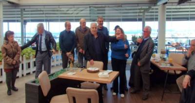 &Mu;&epsilon; &epsilon;&upsilon;&chi;έ&sigmaf; &gamma;&iota;&alpha; &mu;&iota;&alpha; &delta;&eta;&mu;&iota;&omicron;&upsilon;&rho;&gamma;&iota;&kappa;ή &chi;&rho;&omicron;&nu;&iota;ά &eta; &kappa;&omicron;&pi;ή &pi;ί&tau;&alpha;&sigmaf; &tau;&omicron;&upsilon; &Sigma;&upsilon;&lambda;&lambda;ό&gamma;&omicron;&upsilon; &Alpha;&tau;&sigma;&iota;&kappa;&iota;&omega;&tau;ώ&nu; &Lambda;ή&mu;&nu;&omicron;&upsilon;