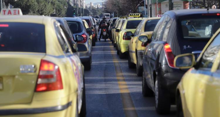 Τέλη κυκλοφορίας με τον μήνα: Ερχεται ρύθμιση ώστε να υπολογίζονται μόνο για το διάστημα χρήσης | Παραδείγματα